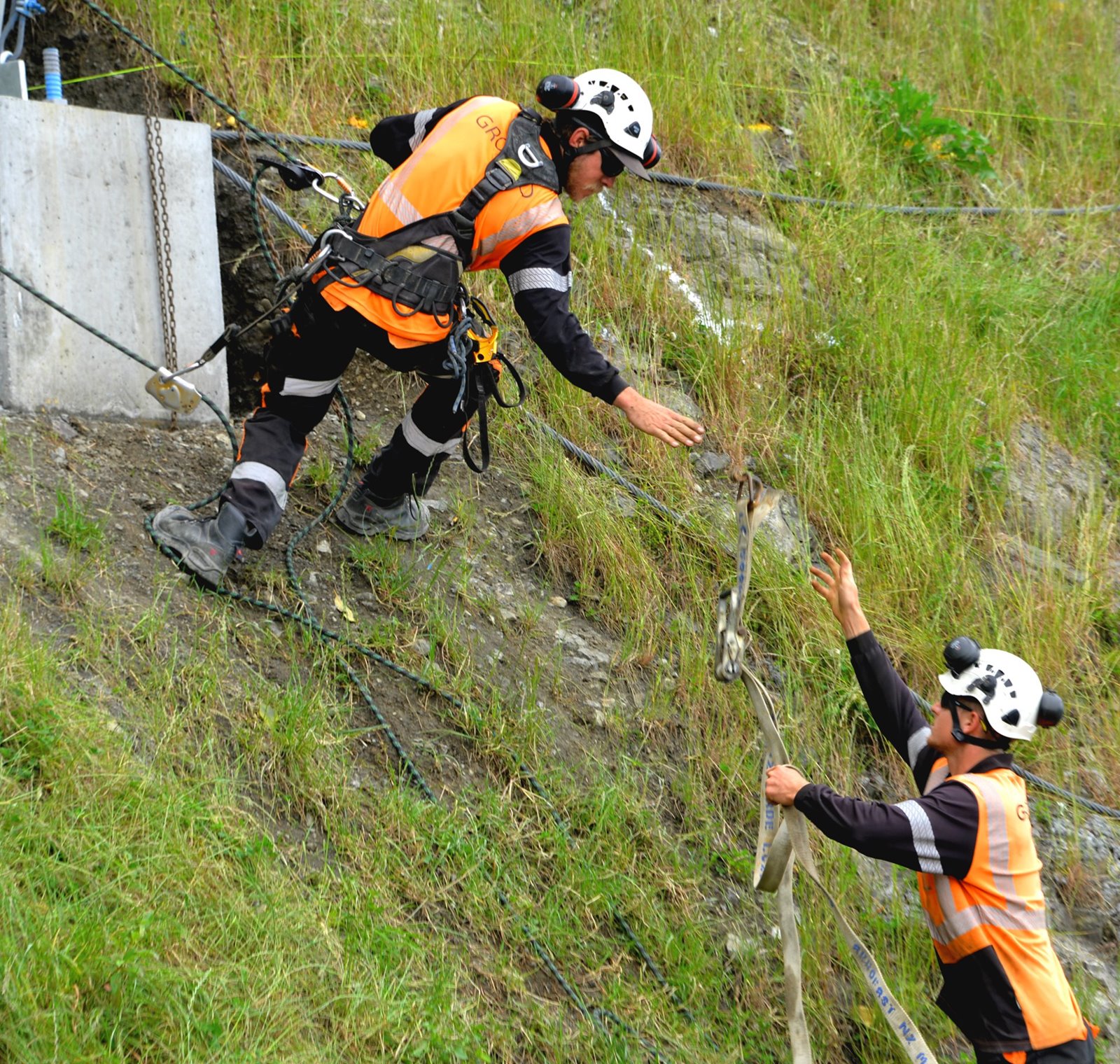 NCTIR people 1 - Abseil throwing rope