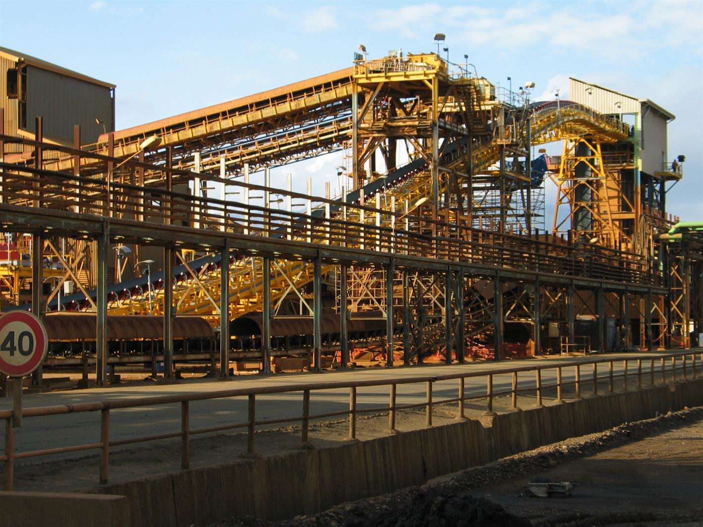 Reducing dust emissions and operating costs for more output