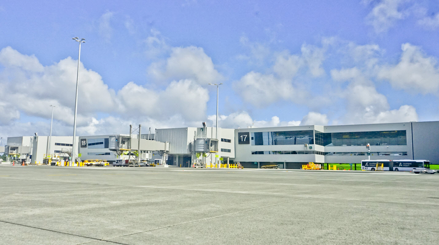 AKL airport pier B 1